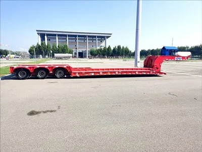 ¿Cuáles son las características de reducción de ruido de un remolque para tra...